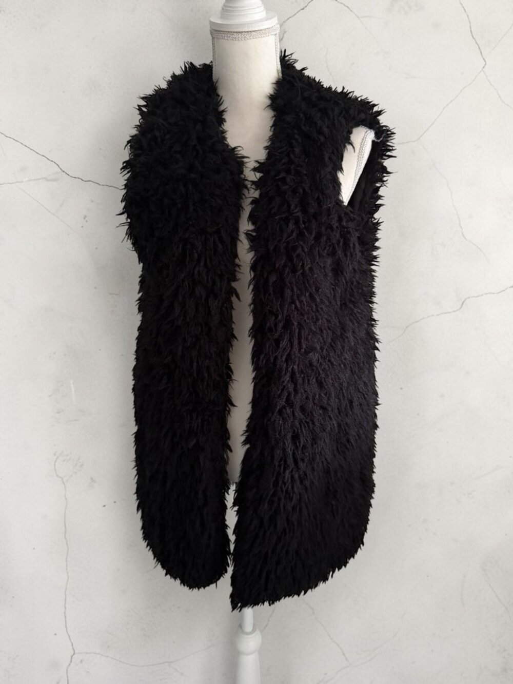 HIT LIST Black Synthetic Fur Vest Size Large